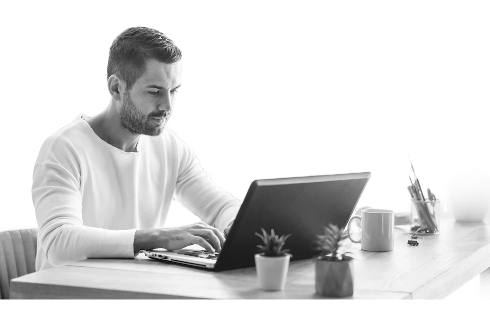 imagem ilustrativa, mostrando o analista de SEO trabalhando